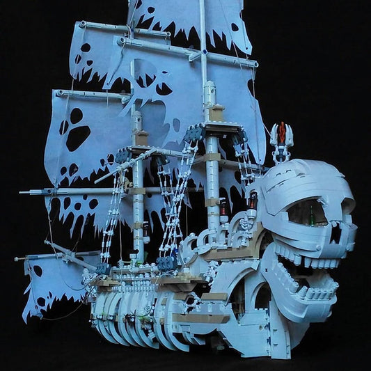 Pirate Boat Skull's Eye Schooner Ship Building Blocks Set Terrible Skeleton Sailboat Bricks Model Toy For Children Gift Jurassic Bricks